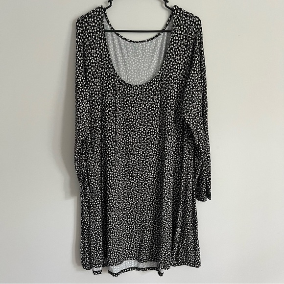 Old Navy Black Floral Scoop Back Lightweight Long Sleeve Dress - Picture 3 of 4